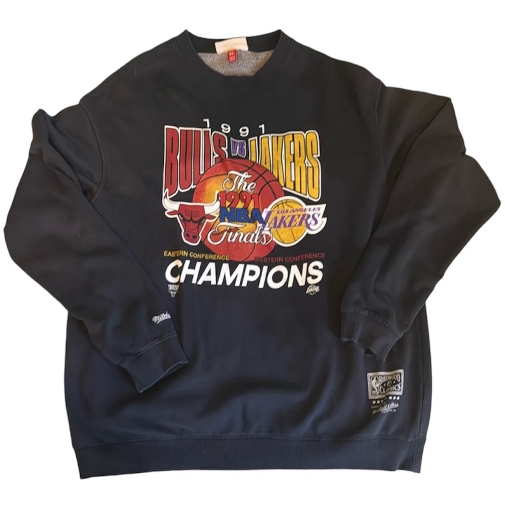 Mitchell & Ness Vintage Style Chicago Bulls/LA Lakers Crewneck